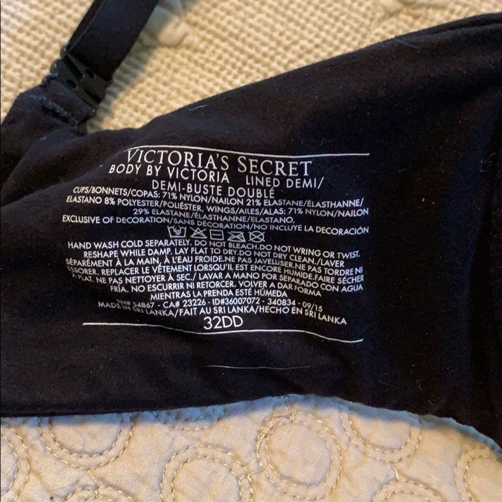 Victoria’s Secret bra. - Picture 3 of 3